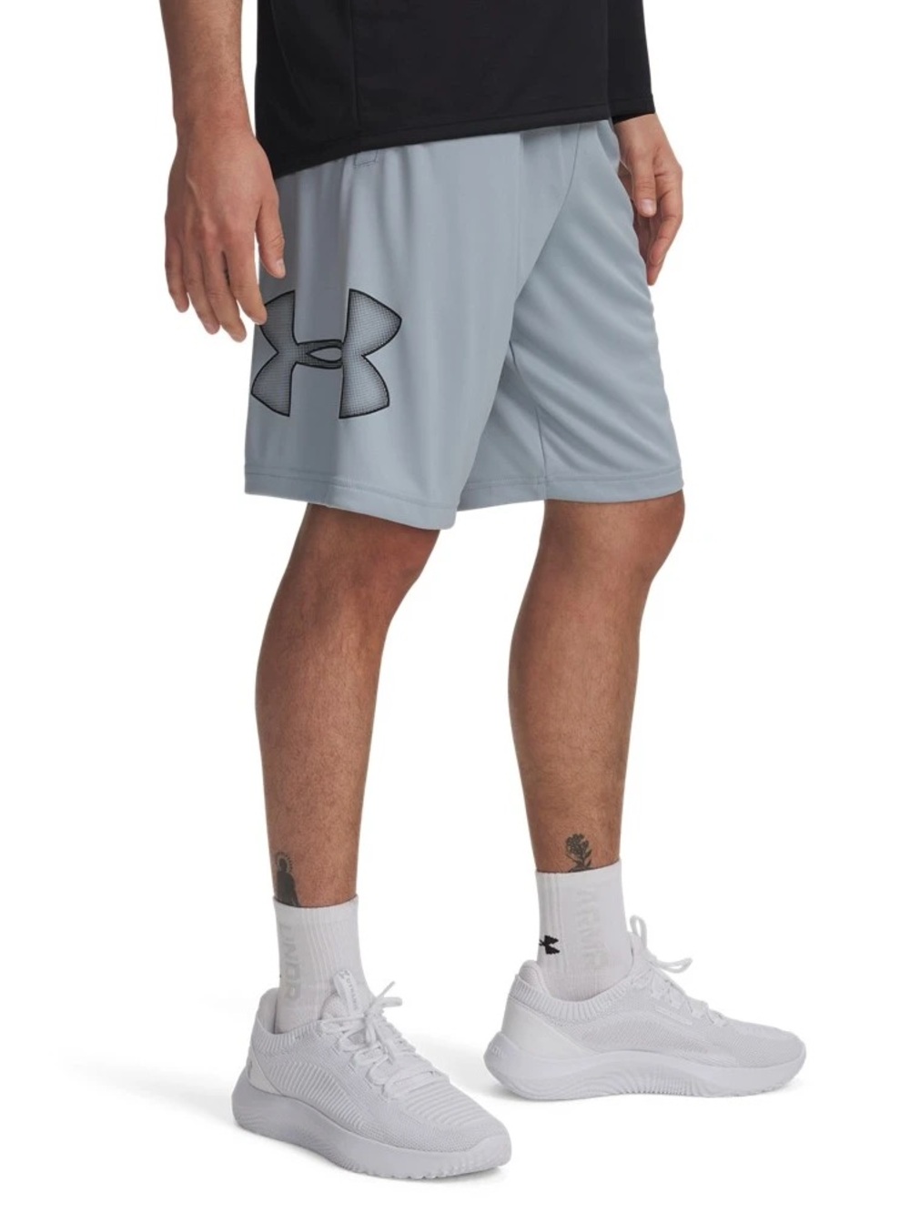 ⭐️Under Armour Men’s Light Gray Athletic Shorts with Black Logo⭐️